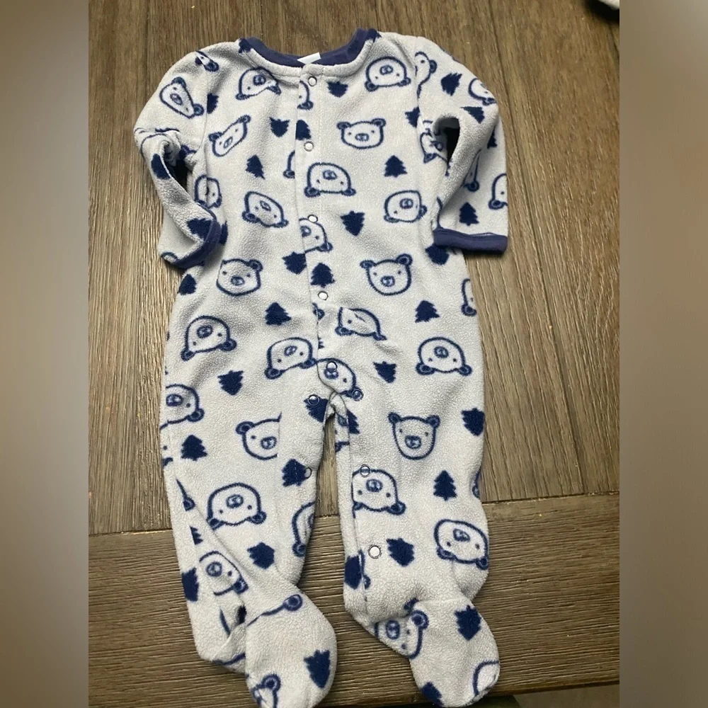 Lot of 3 baby onesies and robe size 6 month
